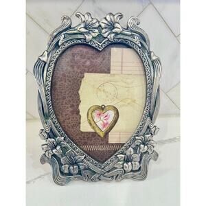 Vintage Y2K Silver Heart Picture Frame Floral Metal Romantic Gothic Coquette 90s